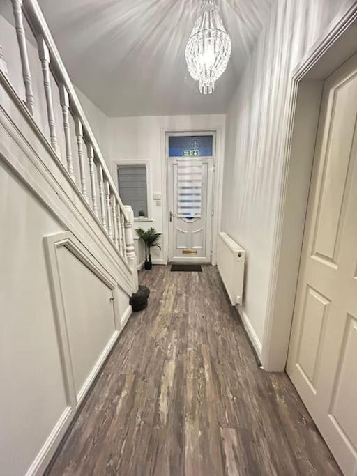Lovely 5Br Home In Manchester. Close To The City Exterior photo