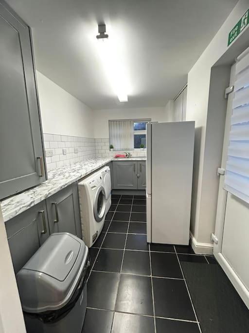 Lovely 5Br Home In Manchester. Close To The City Exterior photo